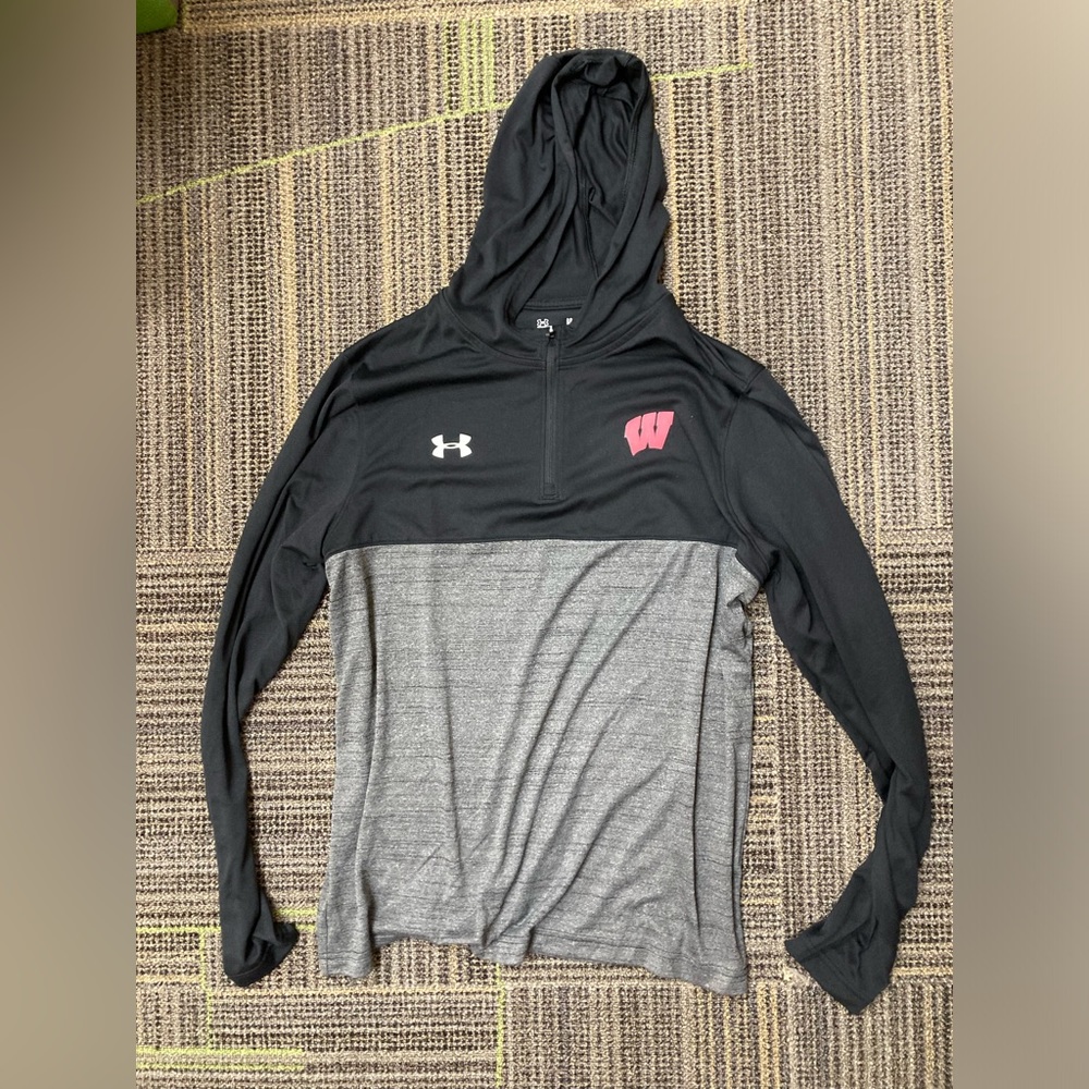 Men’s Under Armour Large Loose 1/4 Zip Wisconsin Badgers Long Sleeve